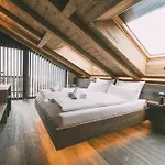 Livalpin - With Private Sauna & Whirlpool Apartament