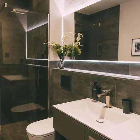 Livalpin - With Private Sauna & Whirlpool Lejlighed