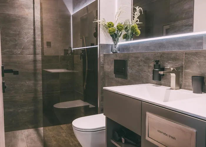 Livalpin - With Private Sauna & Whirlpool شقة